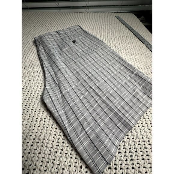 Haggar Gray Plaid Men's Flat Front Shorts - Picture 4 of 5